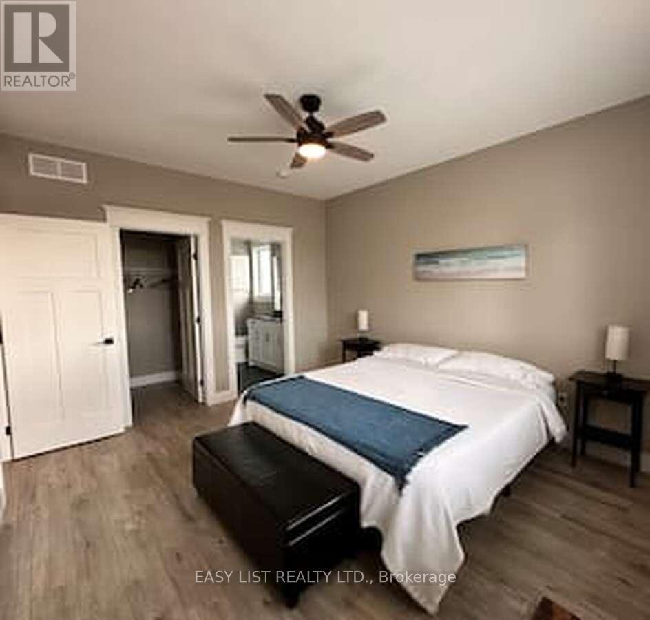 2 Creek Side Place, Lambton Shores, ON - Indoor Photo Showing Bedroom