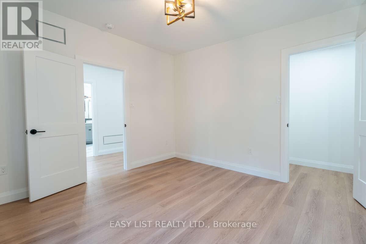 14 Eagle Road, Tiny, ON - Indoor Photo Showing Other Room