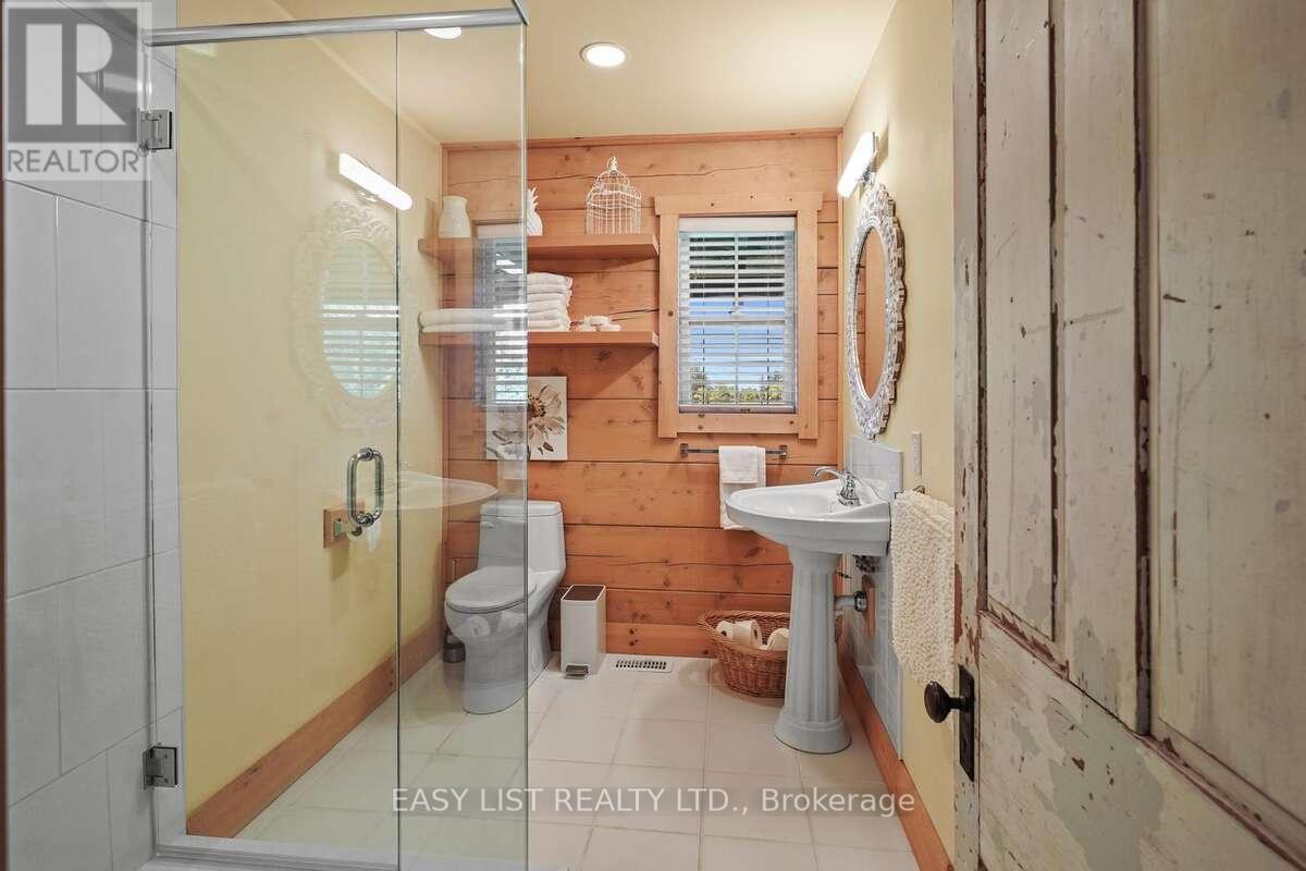 44 Trent River Road S, Kawartha Lakes, ON - Indoor Photo Showing Bathroom