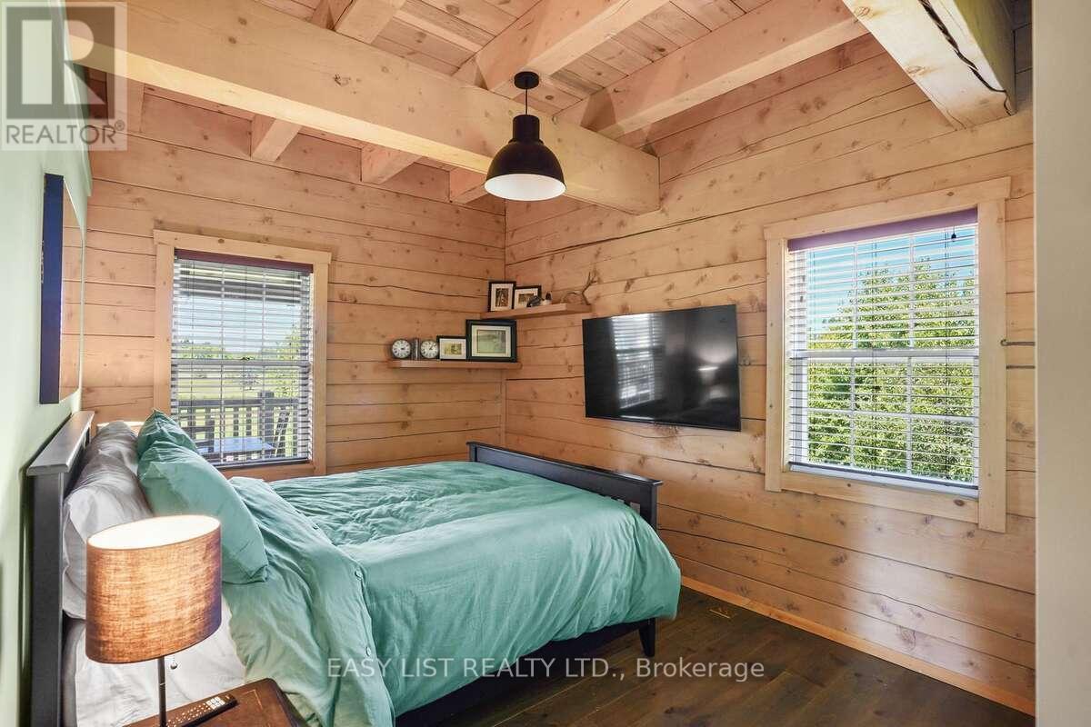 44 Trent River Road S, Kawartha Lakes, ON - Indoor Photo Showing Bedroom