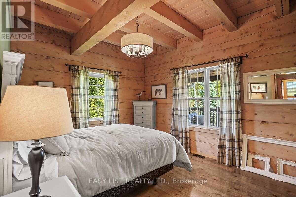 44 Trent River Road S, Kawartha Lakes, ON - Indoor Photo Showing Bedroom