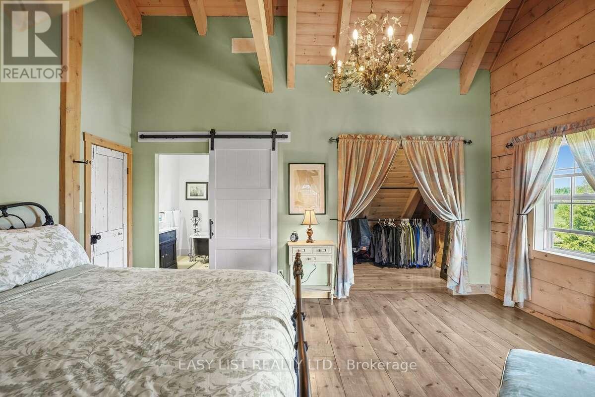 44 Trent River Road S, Kawartha Lakes, ON - Indoor Photo Showing Bedroom