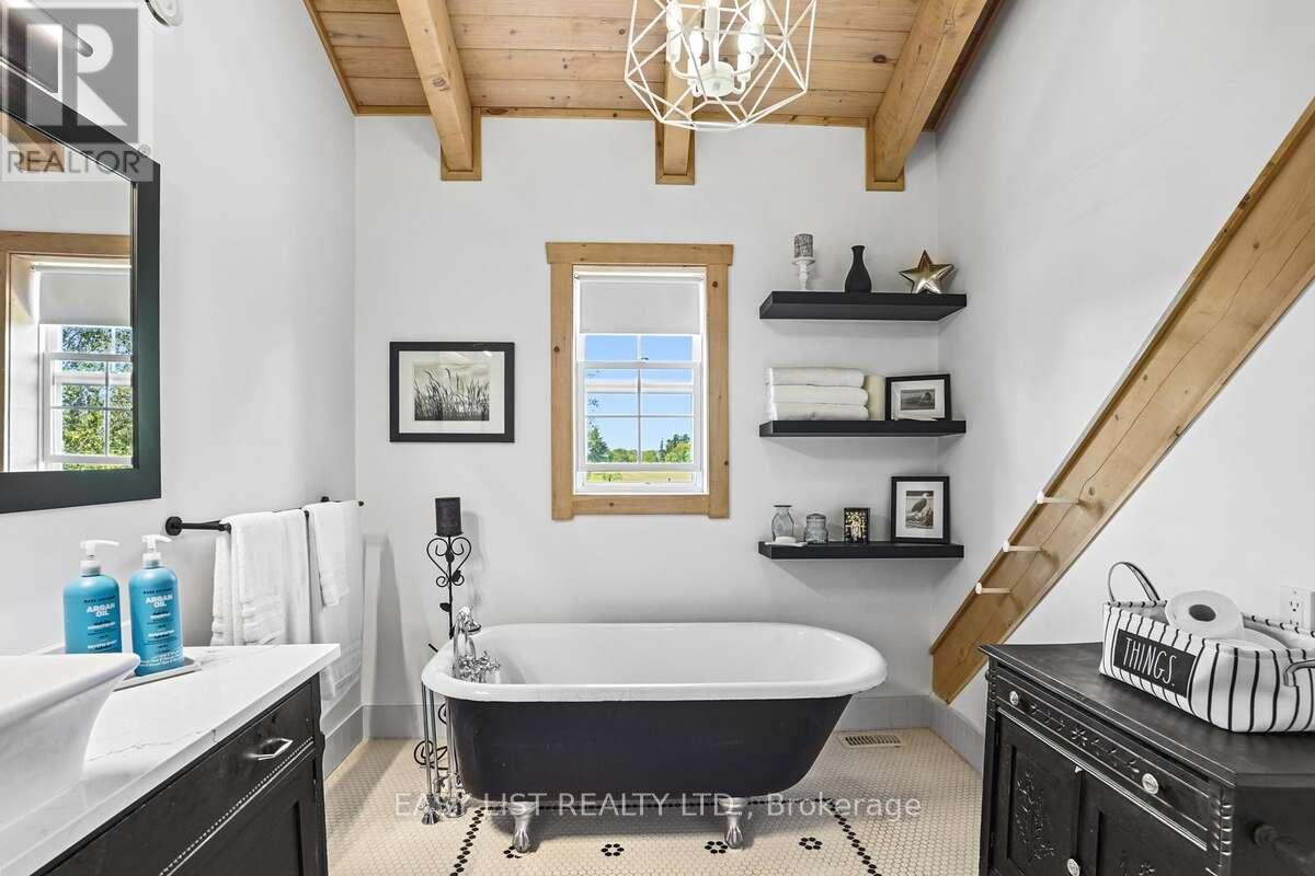 44 Trent River Road S, Kawartha Lakes, ON - Indoor Photo Showing Bathroom