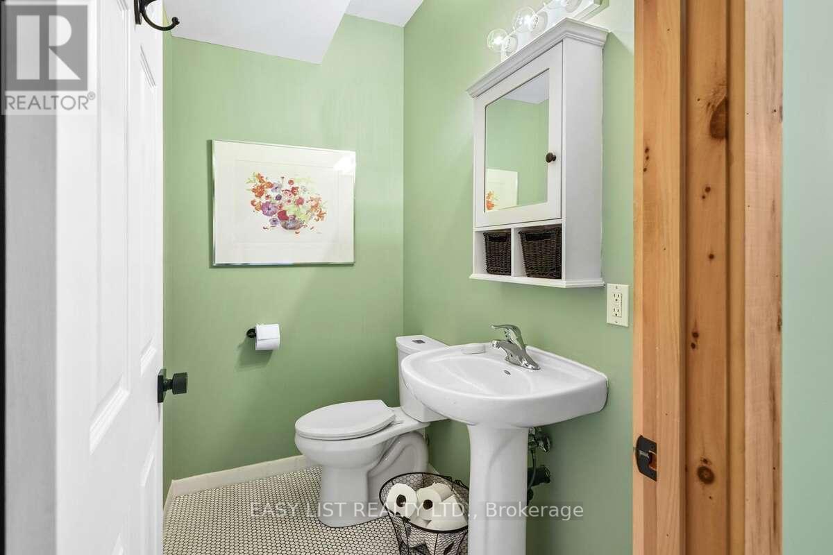 44 Trent River Road S, Kawartha Lakes, ON - Indoor Photo Showing Bathroom