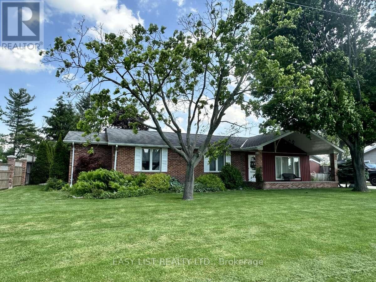 7652 Harris Point Drive, Plympton-Wyoming, ON - Outdoor