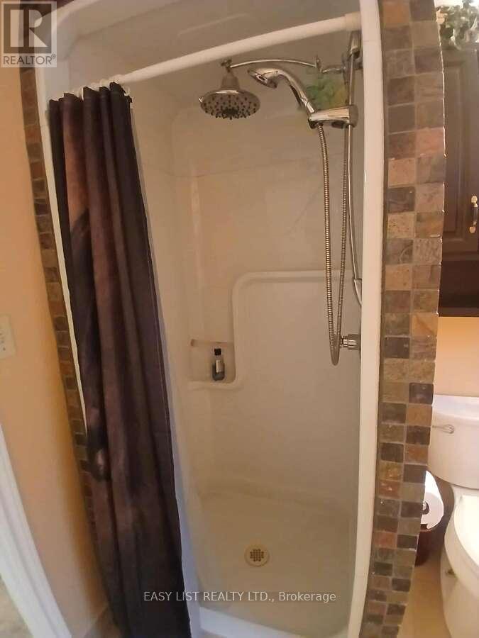 7652 Harris Point Drive, Plympton-Wyoming, ON - Indoor Photo Showing Bathroom