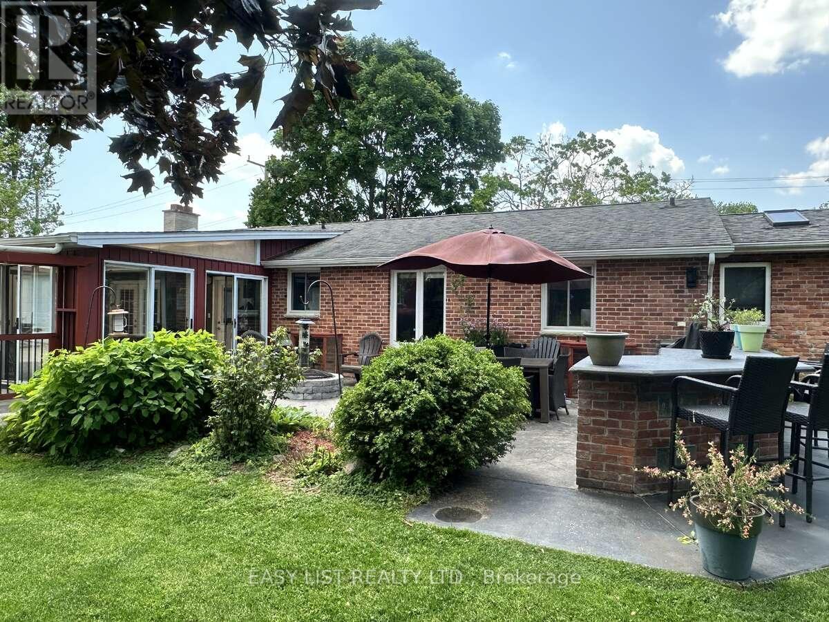 7652 Harris Point Drive, Plympton-Wyoming, ON - Outdoor