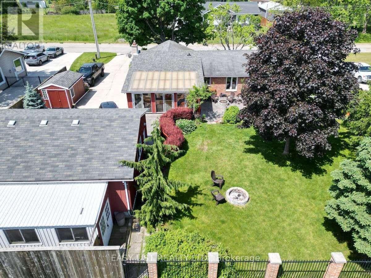 7652 Harris Point Drive, Plympton-Wyoming, ON - Outdoor With Deck Patio Veranda