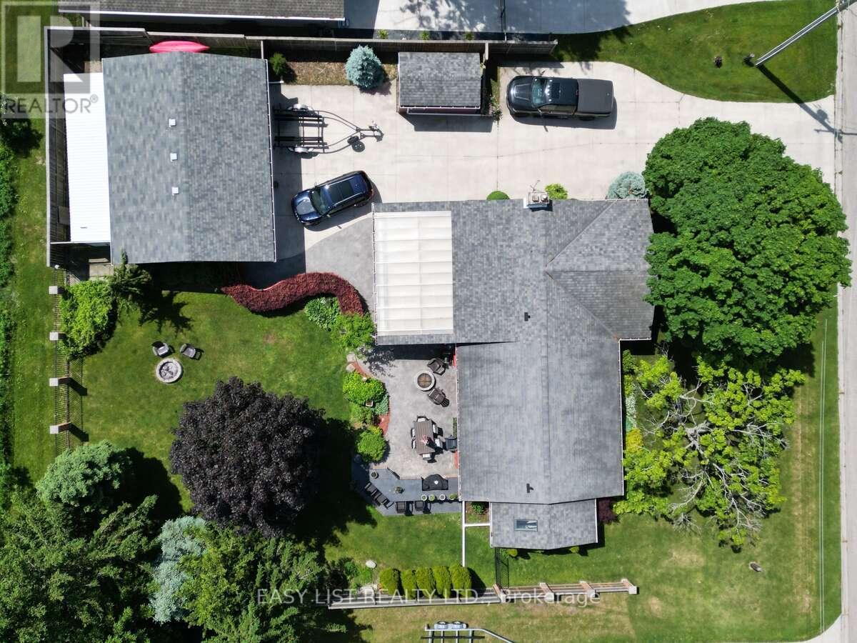 7652 Harris Point Drive, Plympton-Wyoming, ON - Outdoor