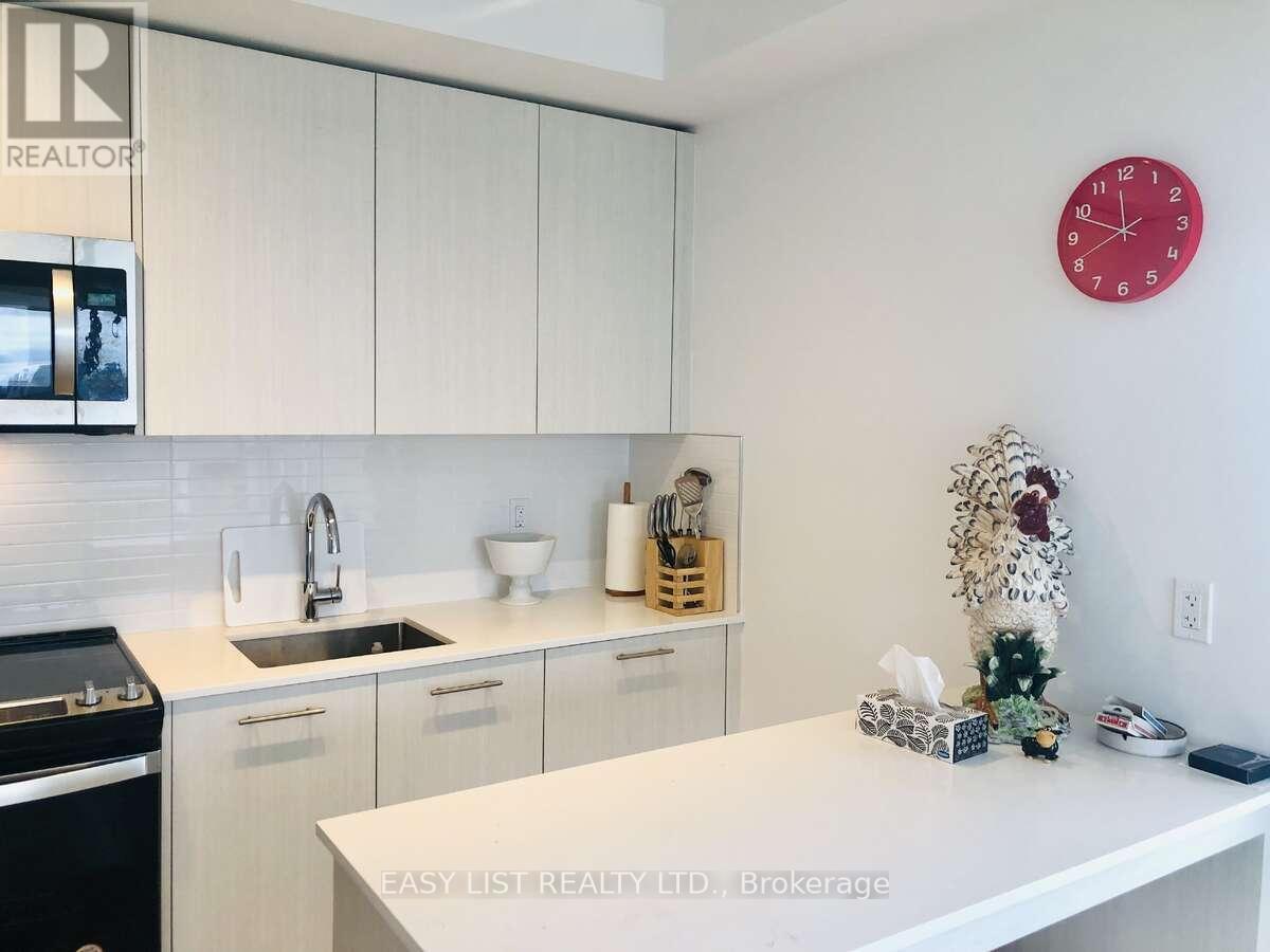 2708 - 286 Main Street, Toronto, ON - Indoor Photo Showing Kitchen