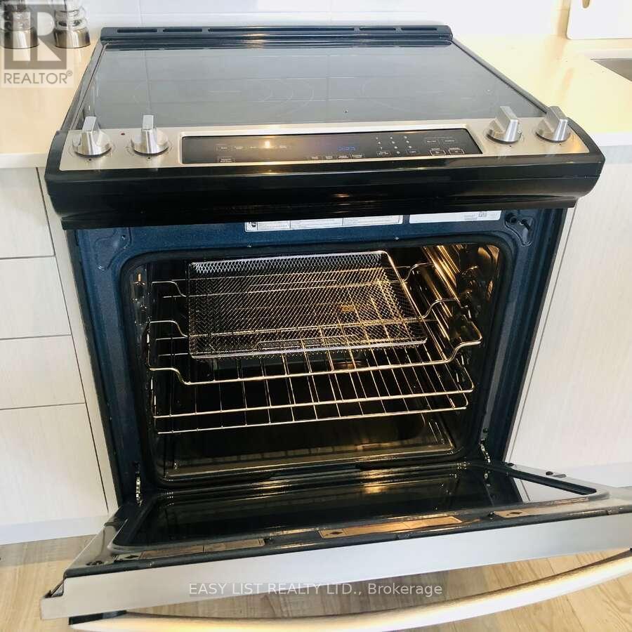 2708 - 286 Main Street, Toronto, ON - Indoor