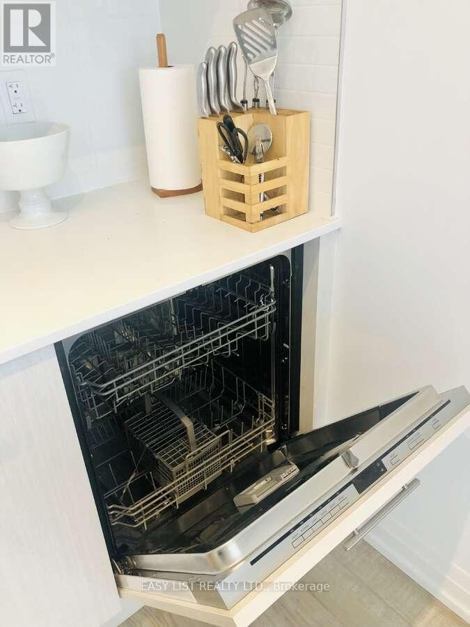 2708 - 286 Main Street, Toronto, ON - Indoor Photo Showing Other Room