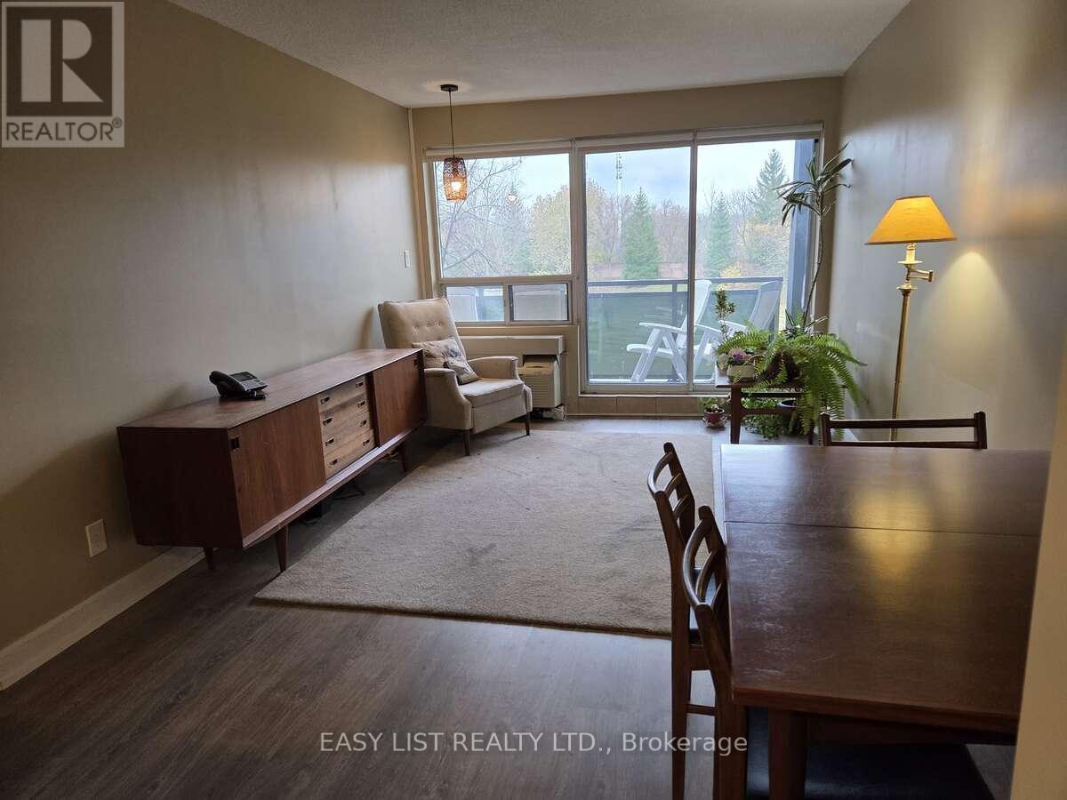 203 - 155 Main Street N, Newmarket, ON - Indoor Photo Showing Dining Room