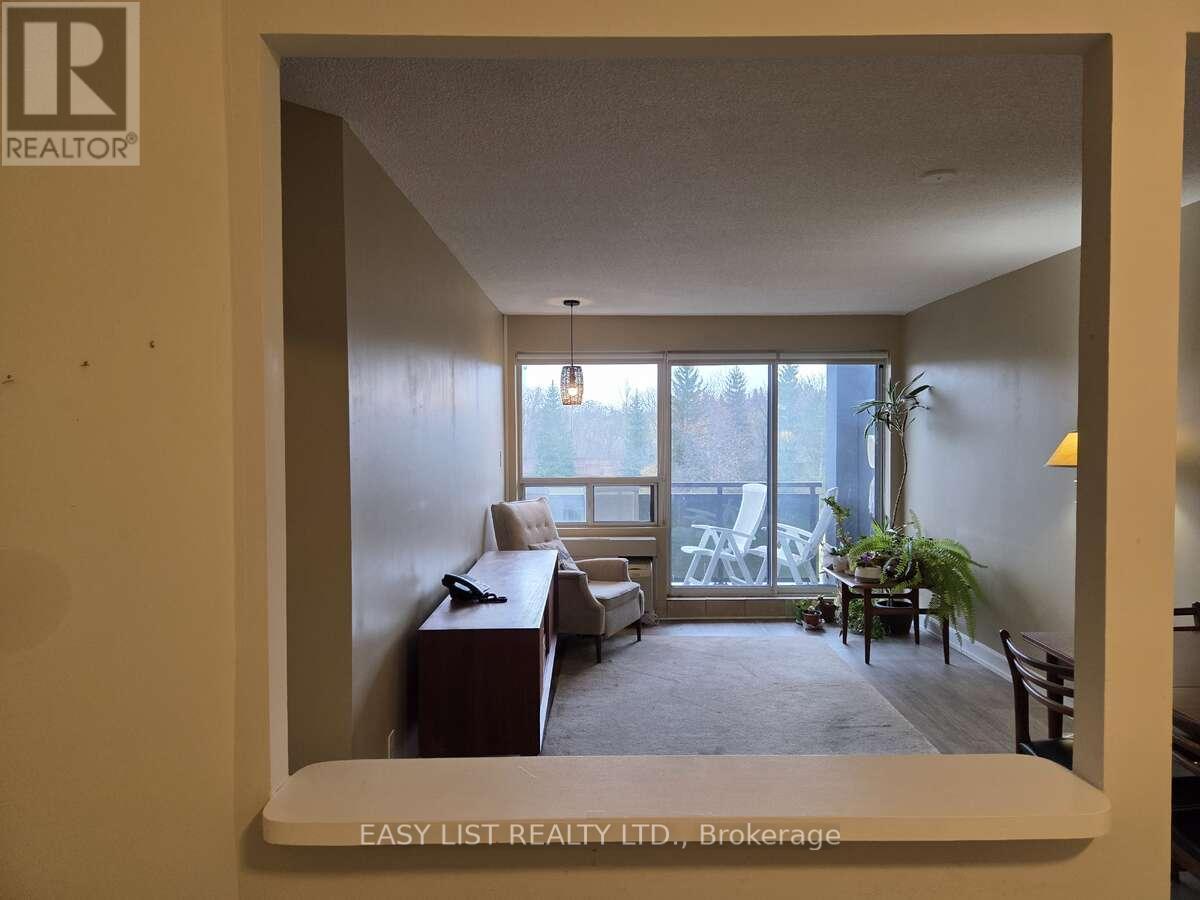 203 - 155 Main Street N, Newmarket, ON - Indoor