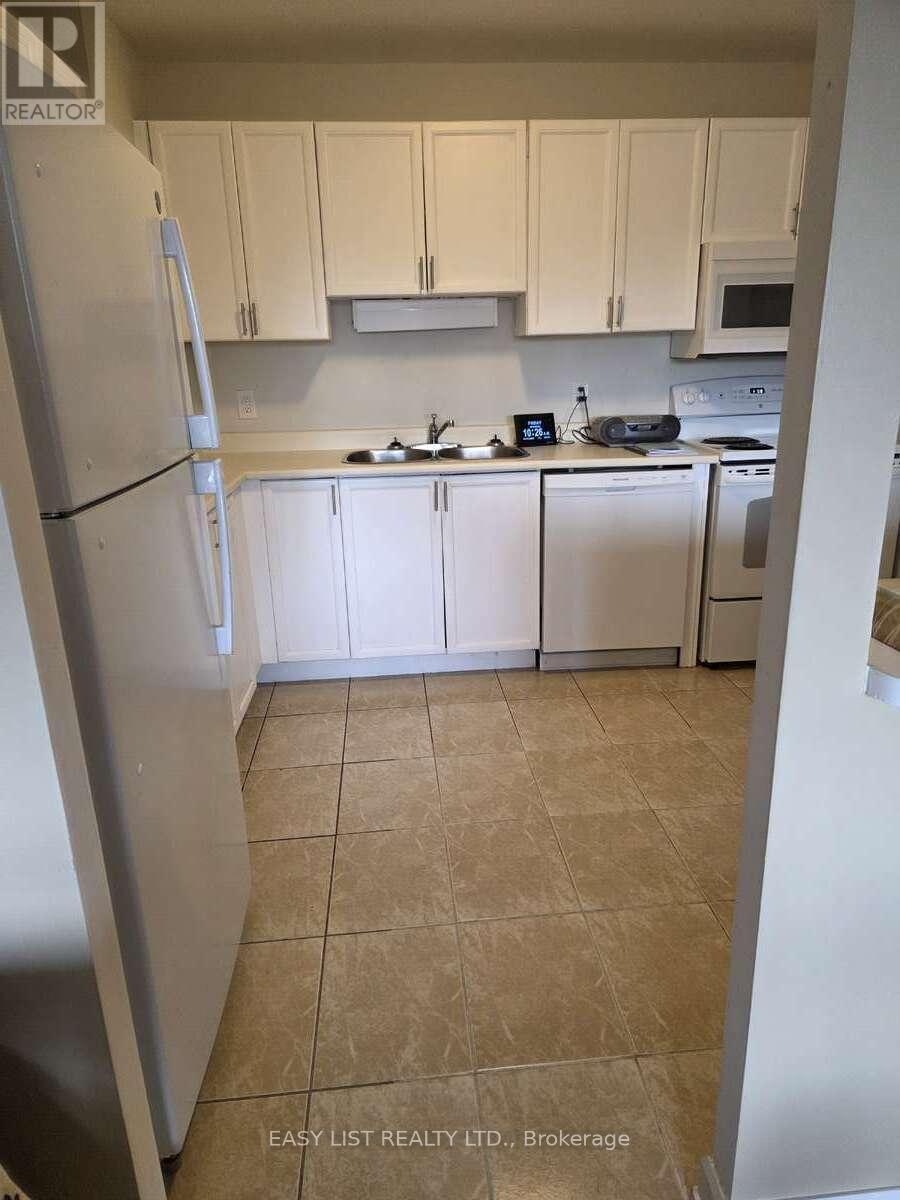 203 - 155 Main Street N, Newmarket, ON - Indoor Photo Showing Kitchen