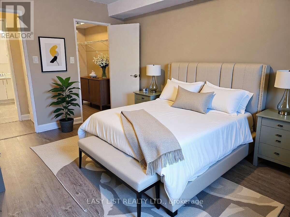 203 - 155 Main Street N, Newmarket, ON - Indoor Photo Showing Bedroom