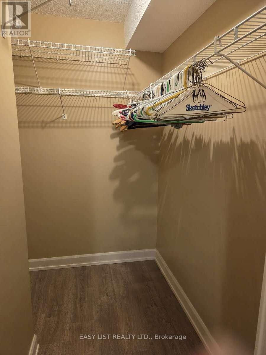 203 - 155 Main Street N, Newmarket, ON - Indoor With Storage