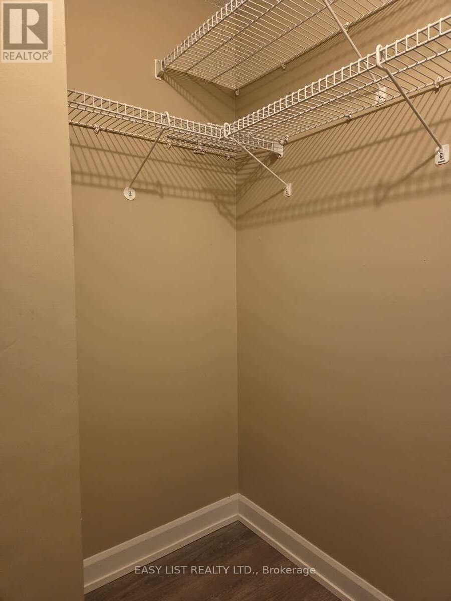 203 - 155 Main Street N, Newmarket, ON - Indoor With Storage