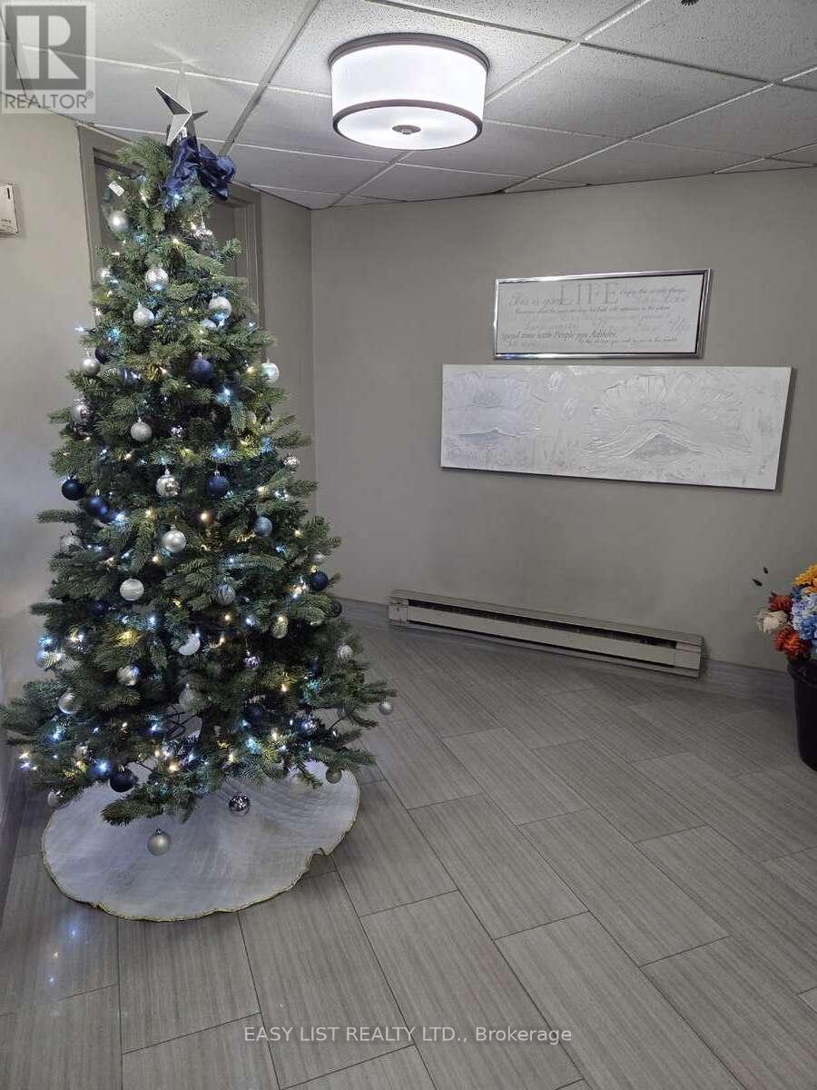 203 - 155 Main Street N, Newmarket, ON - Indoor Photo Showing Other Room