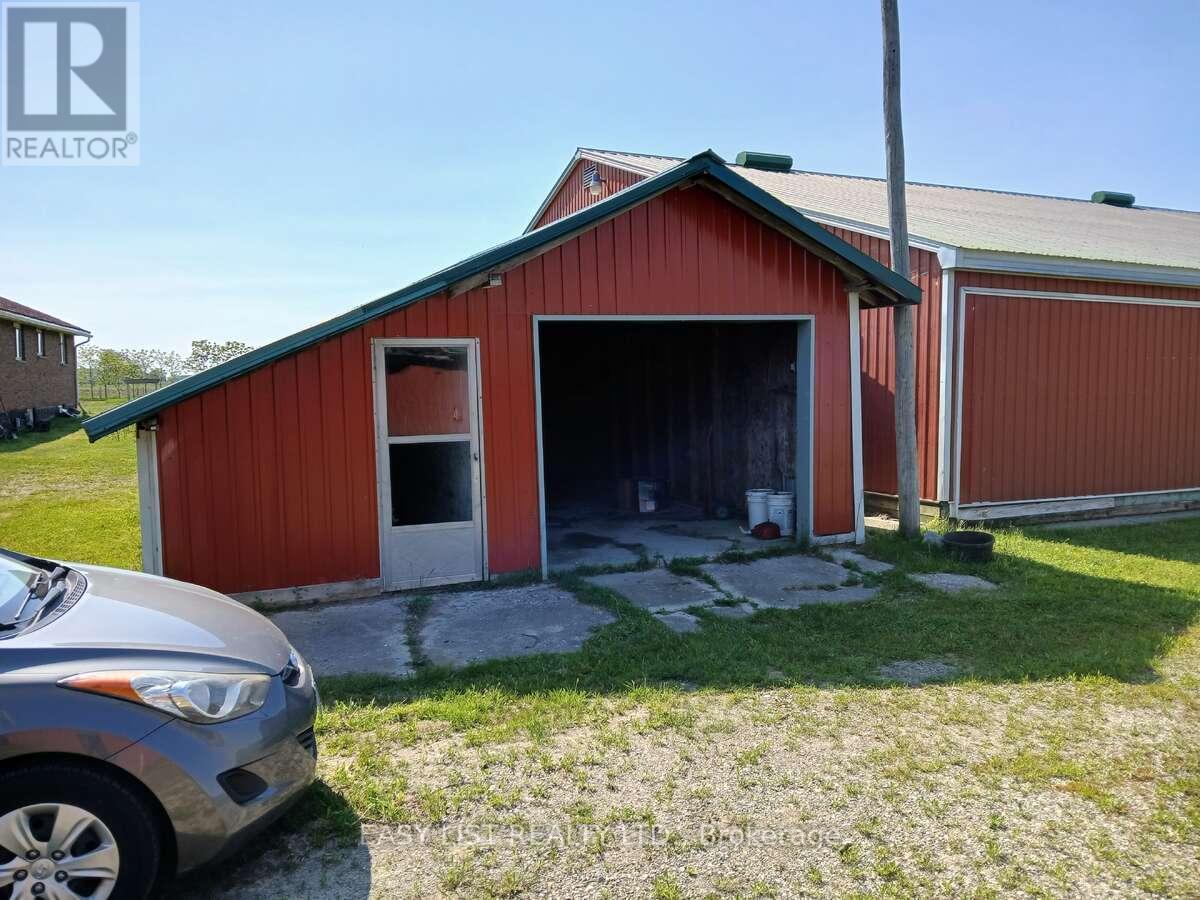 4792 Langbank Line, Dawn-Euphemia, ON