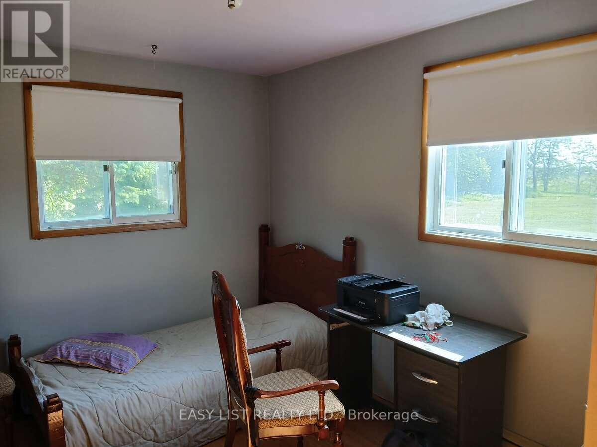 4792 Langbank Line, Dawn-Euphemia, ON