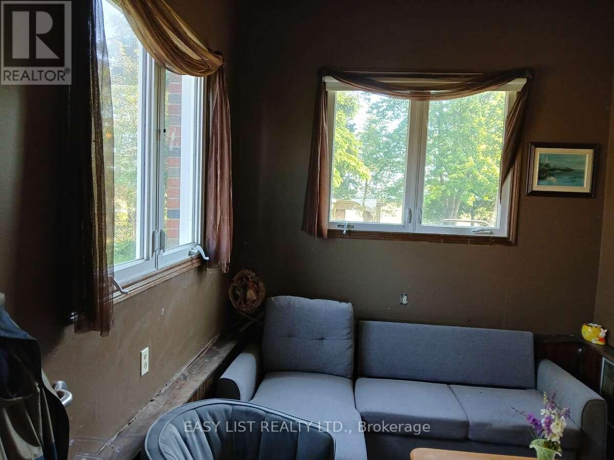 4792 Langbank Line, Dawn-Euphemia, ON