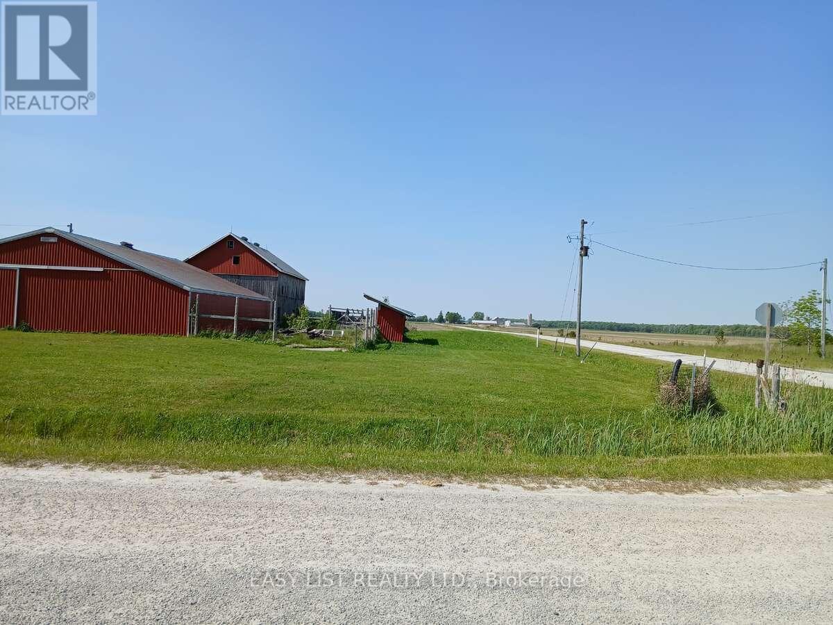 4792 Langbank Line, Dawn-Euphemia, ON