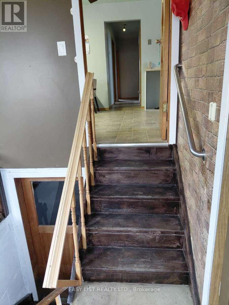 4792 Langbank Line, Dawn-Euphemia, ON