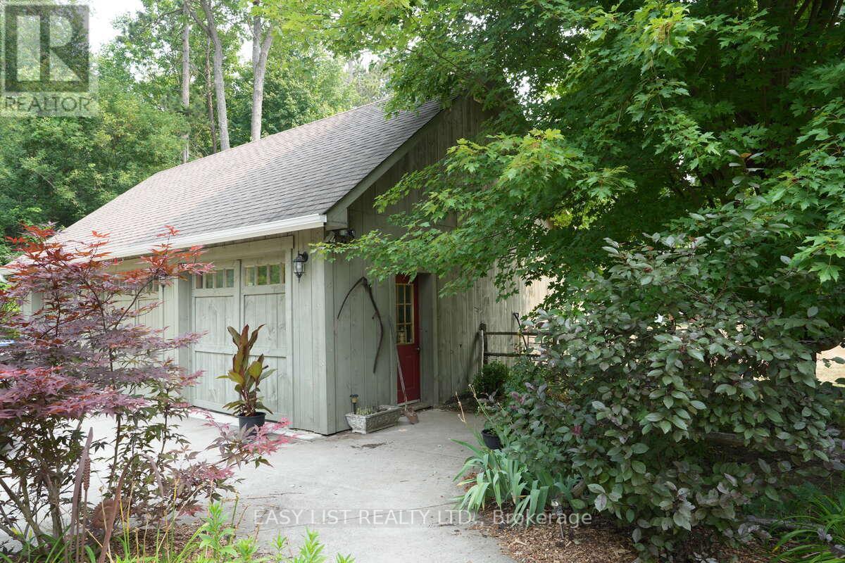 18 Mill Street, Essa, ON - Outdoor