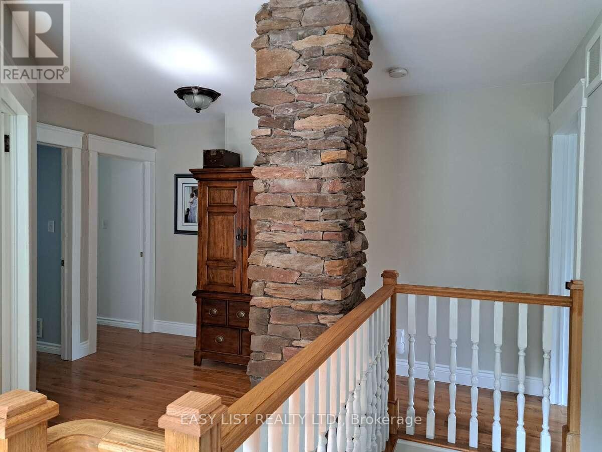 18 Mill Street, Essa, ON - Indoor Photo Showing Other Room