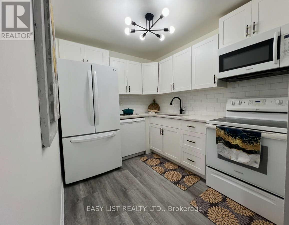 304 - 1582 Ernest Avenue, London South, ON - Indoor Photo Showing Kitchen