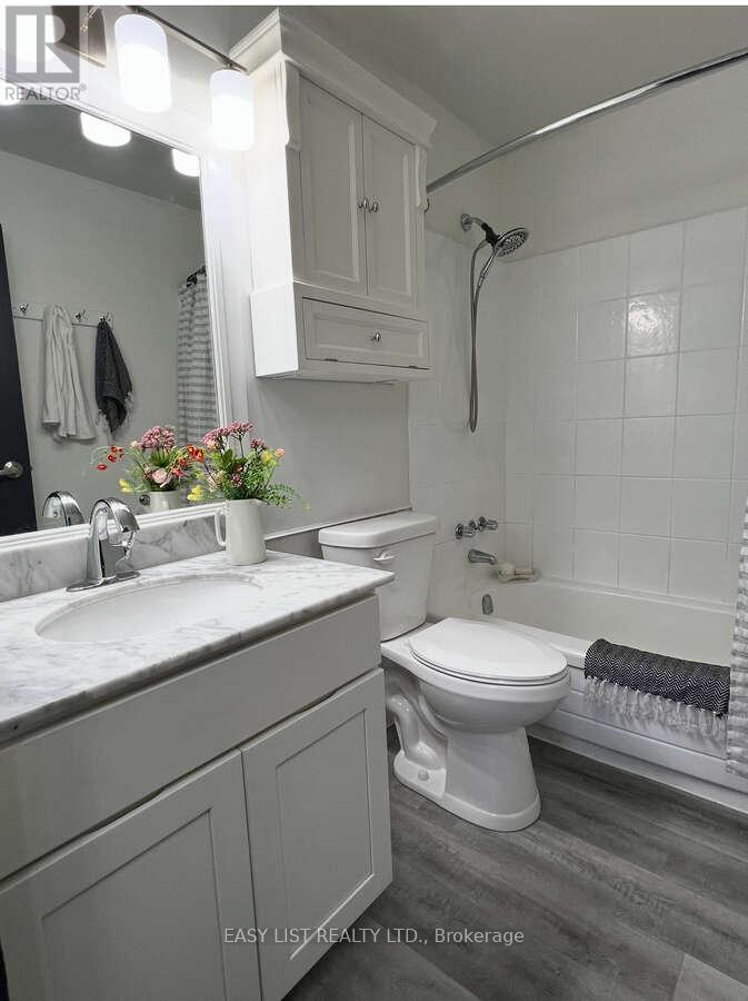 304 - 1582 Ernest Avenue, London South, ON - Indoor Photo Showing Bathroom
