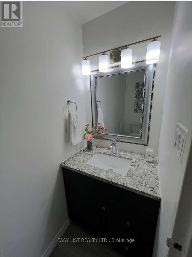 304 - 1582 Ernest Avenue, London South, ON - Indoor Photo Showing Bathroom