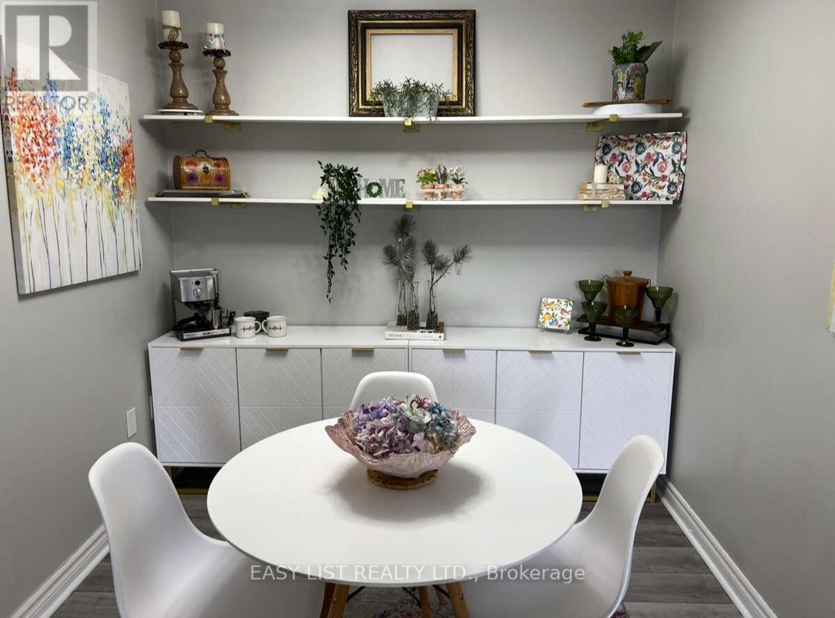 304 - 1582 Ernest Avenue, London South, ON - Indoor Photo Showing Dining Room