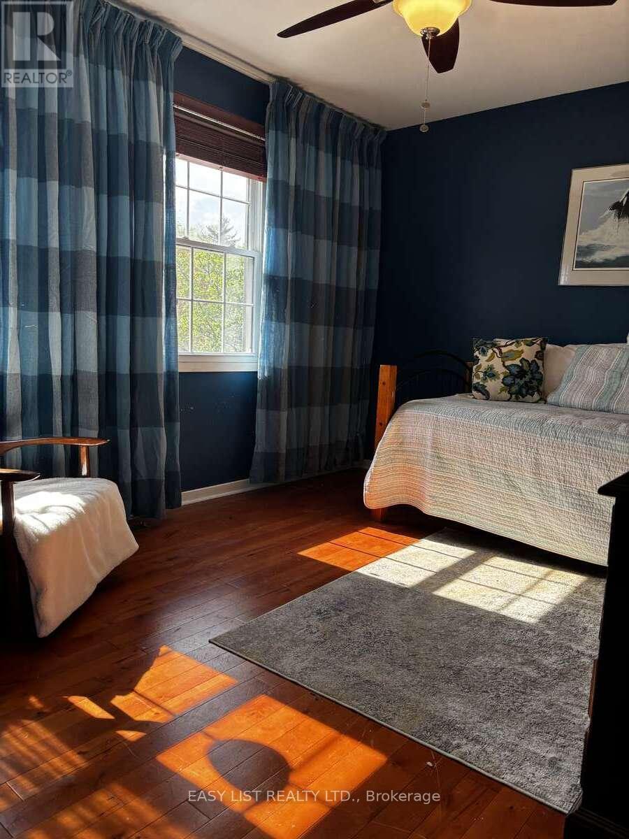 6942 Barrisdale Drive, Mississauga, ON - Indoor Photo Showing Bedroom