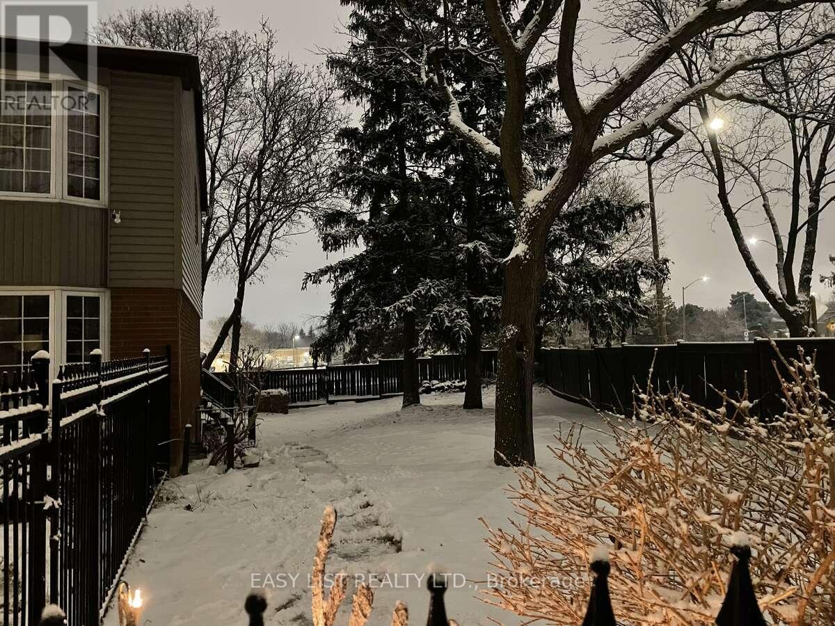 6942 Barrisdale Drive, Mississauga, ON - Outdoor