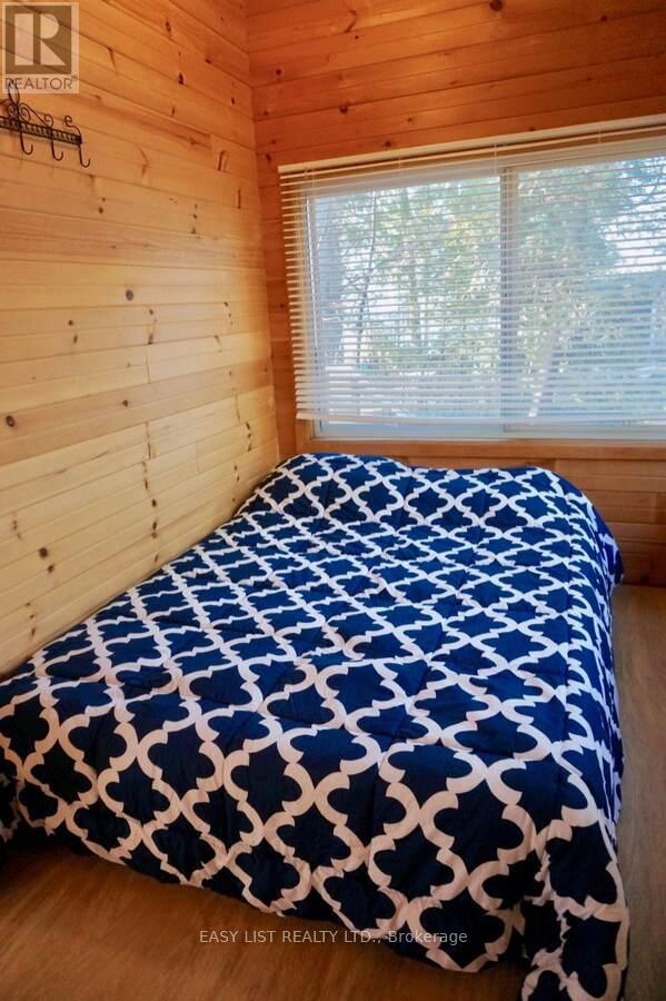 1536 Tiny Beaches Road N, Tiny, ON - Indoor Photo Showing Bedroom