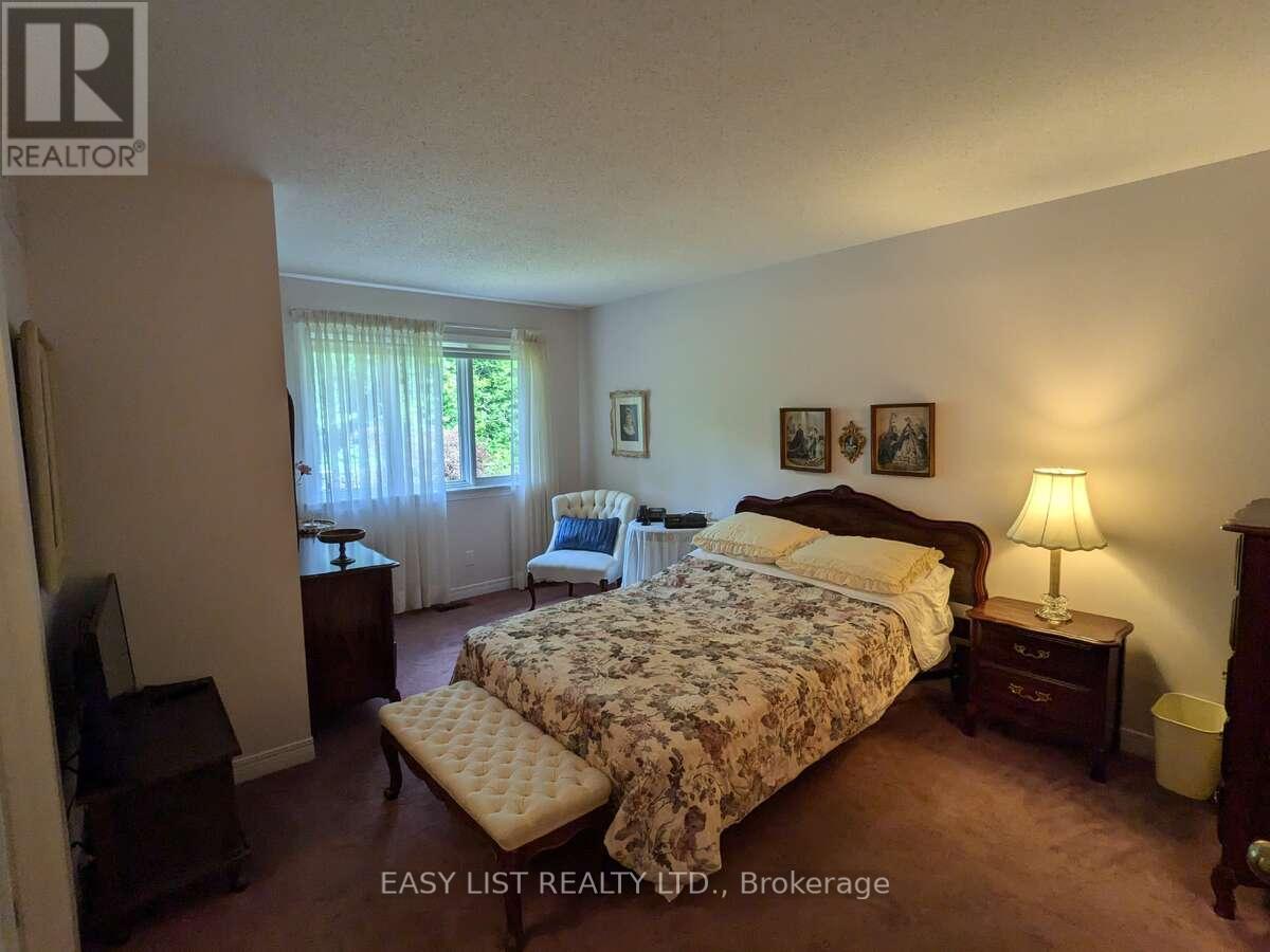 57 Goldfinch Drive, Ottawa, ON - Indoor Photo Showing Bedroom