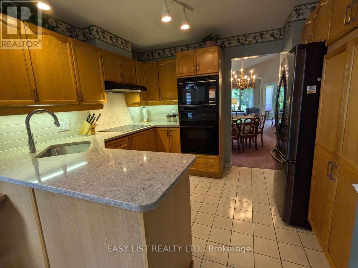 57 Goldfinch Drive, Ottawa, ON - Indoor Photo Showing Kitchen
