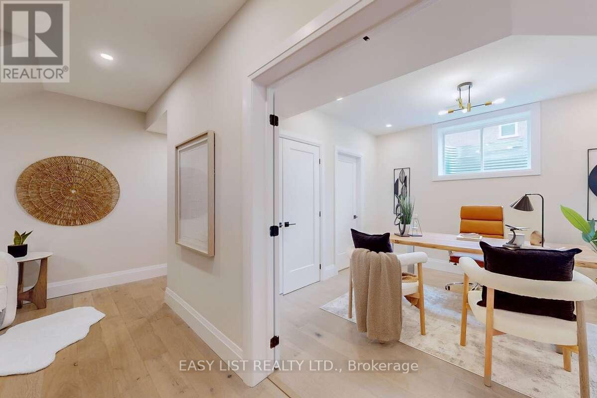 542 Clayton Avenue, Peterborough, ON - Indoor