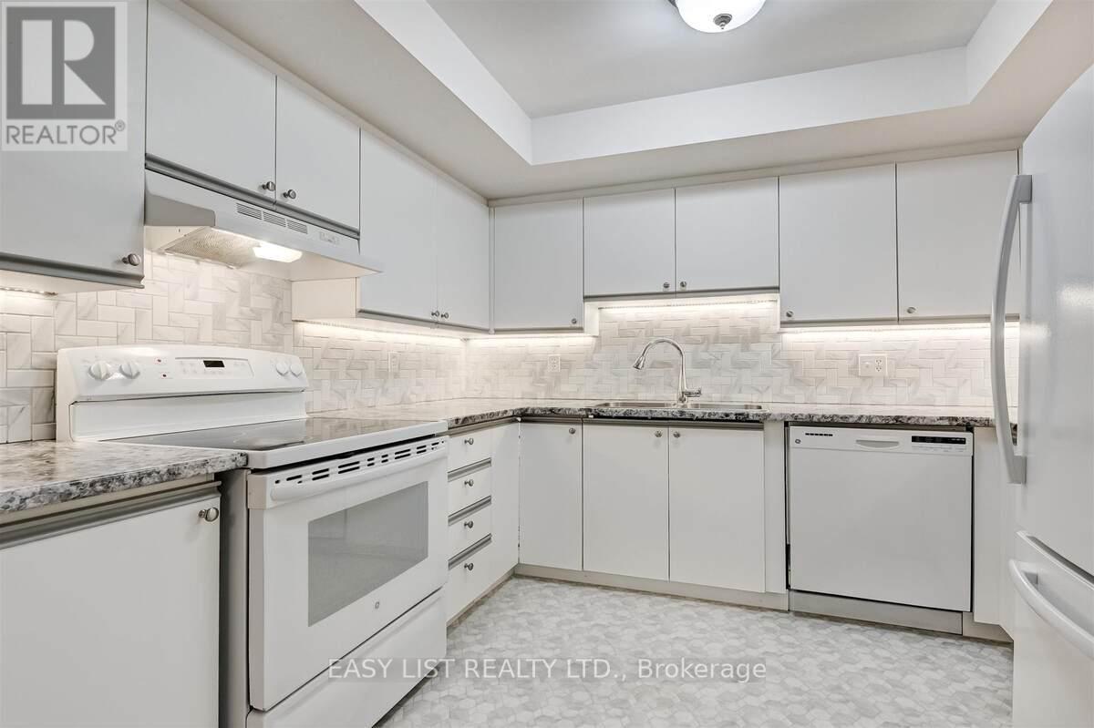 311 - 8 Huron Street, Kawartha Lakes, ON - Indoor Photo Showing Kitchen
