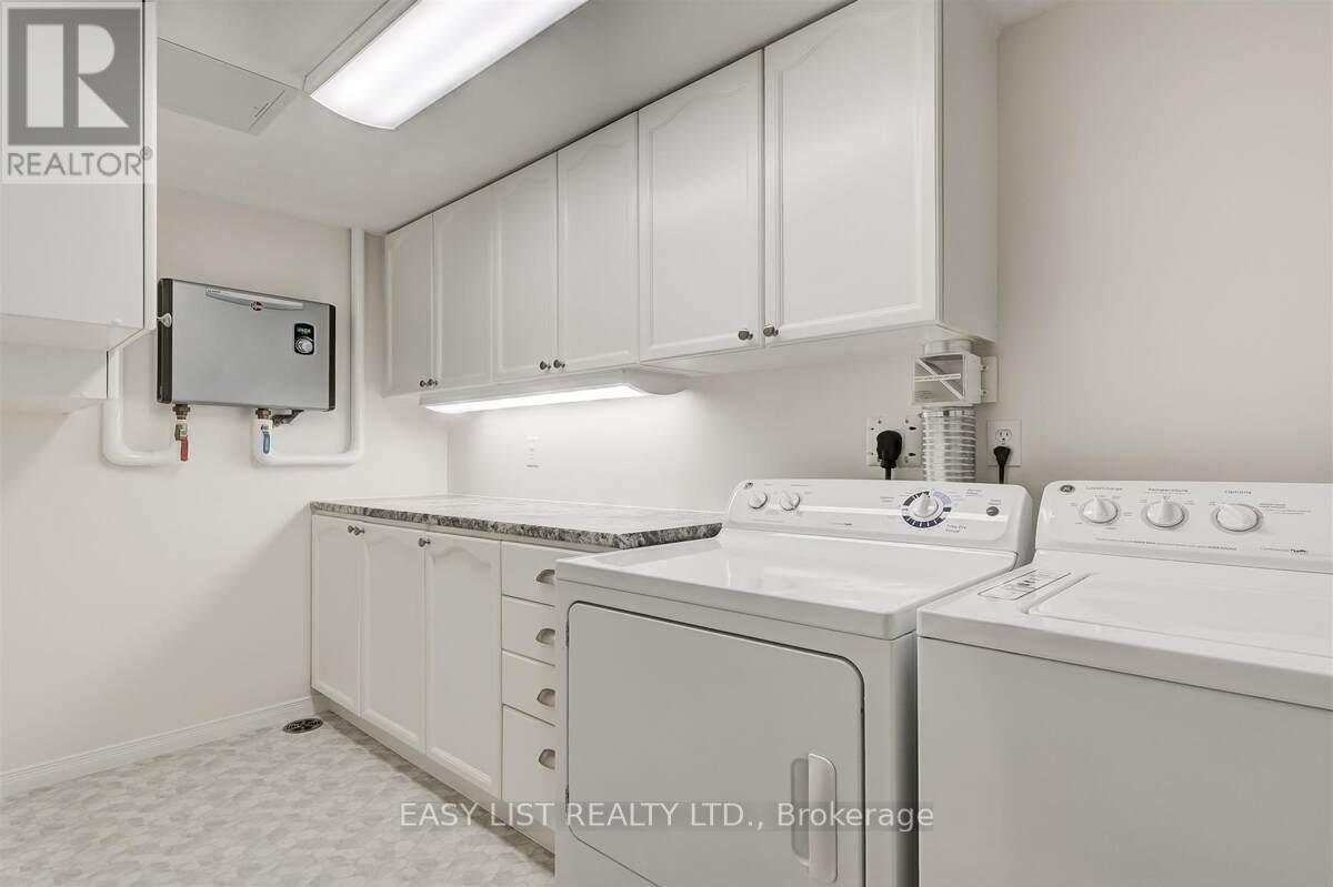 311 - 8 Huron Street, Kawartha Lakes, ON - Indoor Photo Showing Laundry Room