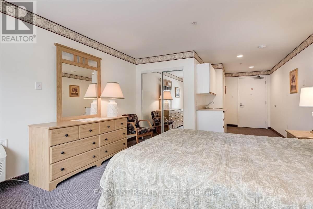 311 - 8 Huron Street, Kawartha Lakes, ON - Indoor Photo Showing Bedroom