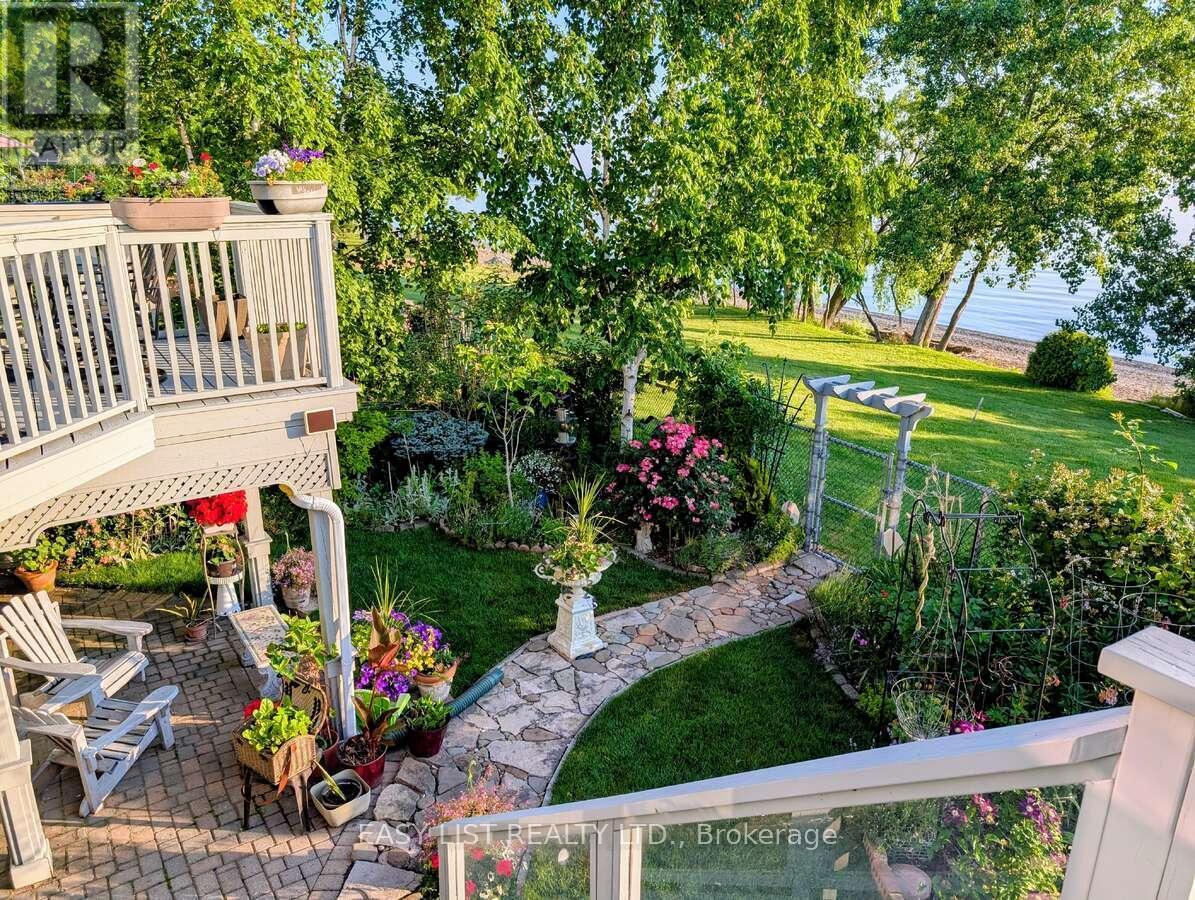 44 Morrison Crescent, Grimsby, ON - Outdoor With Deck Patio Veranda