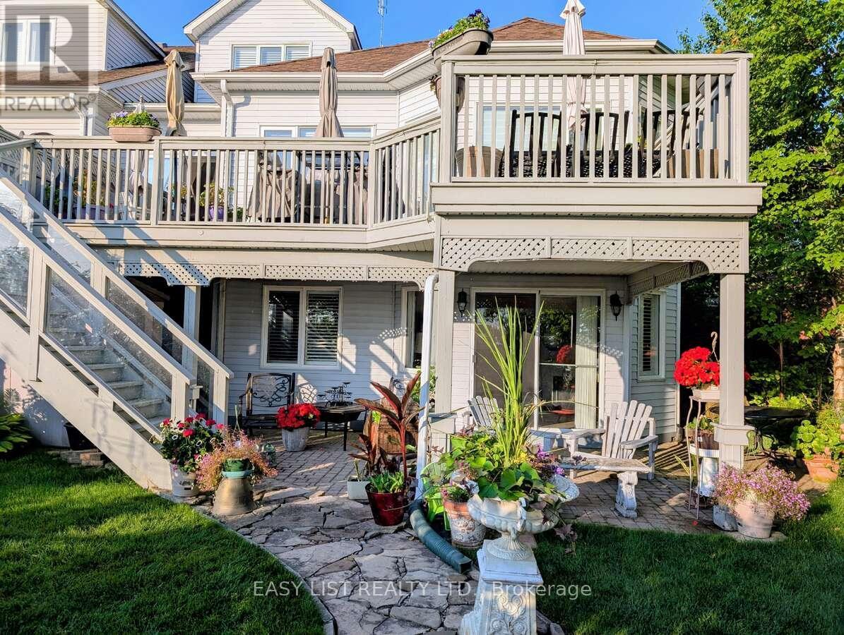 44 Morrison Crescent, Grimsby, ON - Outdoor With Deck Patio Veranda
