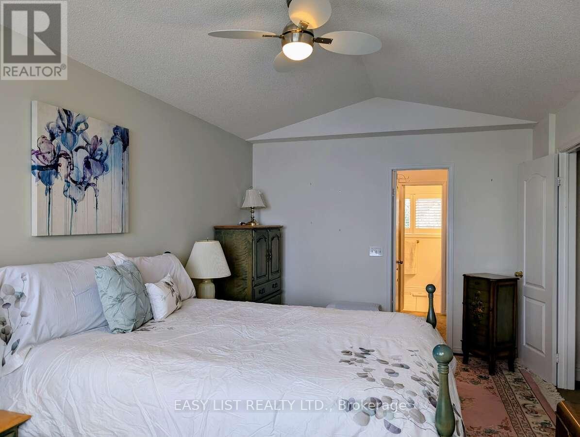 44 Morrison Crescent, Grimsby, ON - Indoor Photo Showing Bedroom