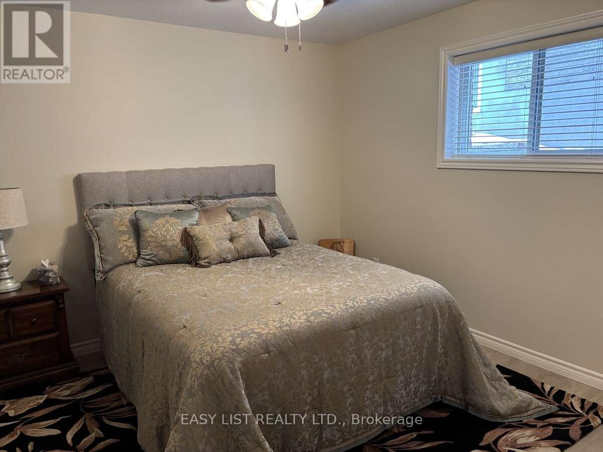 20 Ensley Place, Central Elgin, ON - Indoor Photo Showing Bedroom