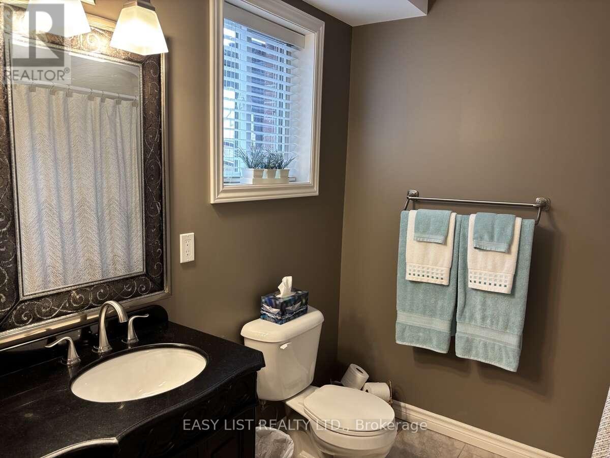 20 Ensley Place, Central Elgin, ON - Indoor Photo Showing Bathroom