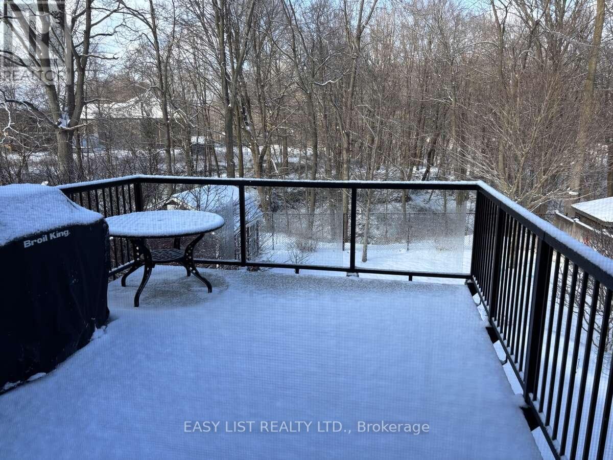 20 Ensley Place, Central Elgin, ON - Outdoor