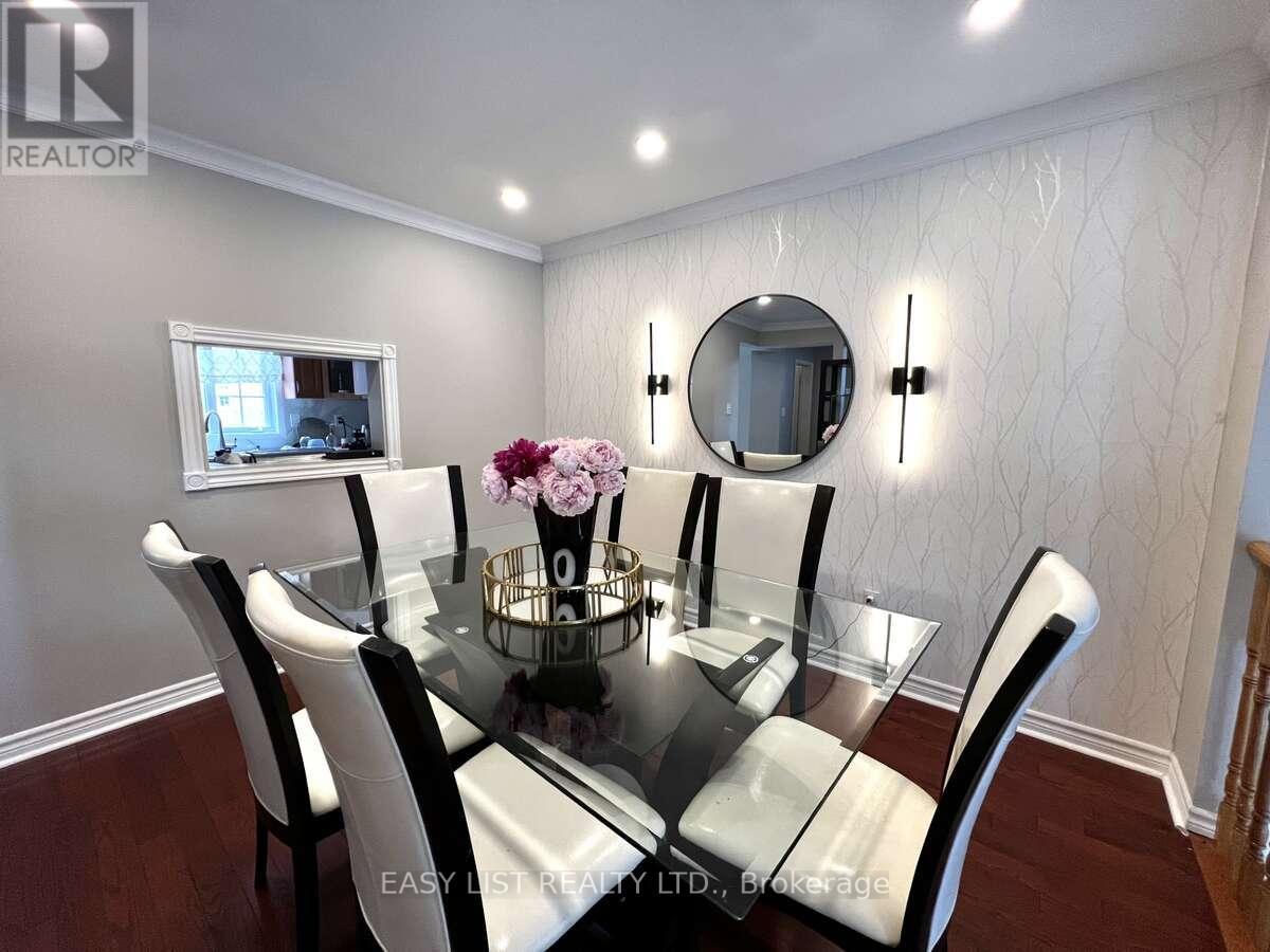 74 - 95 Weldrick Road E, Richmond Hill, ON - Indoor Photo Showing Dining Room